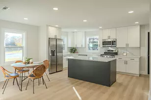 6964 W Cleveland St, Niles, IL 60714 - Photo 2