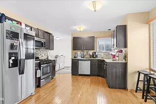 2216 Beechwood Rd, Joliet, IL 60432 - Photo 8