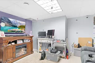 2216 Beechwood Rd, Joliet, IL 60432 - Photo 18