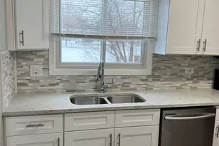 528 Surf Ct, Wheeling, IL 60090 - Photo 6