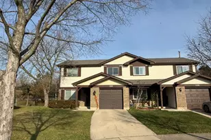 528 Surf Ct, Wheeling, IL 60090 - Photo 1