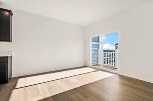 323 Kingsport Dr, South Elgin, IL 60177 - Photo 4