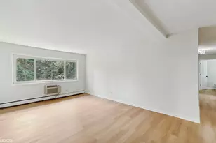 375 W Winchester Rd, Libertyville, IL 60048 - Photo 6