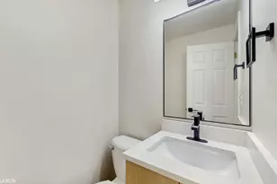 375 W Winchester Rd, Libertyville, IL 60048 - Photo 10