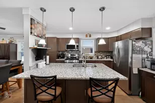 5016 Jarlath Ave, Skokie, IL 60077 - Photo 8