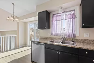 3 Woodview Ct, Streamwood, IL 60107 - Photo 6