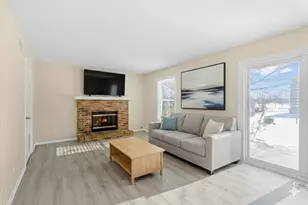 3 Woodview Ct, Streamwood, IL 60107 - Photo 10