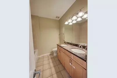 819 W Village Court, Chicago, IL 60608 - Photo 16