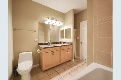 819 W Village Court, Chicago, IL 60608 - Photo 14