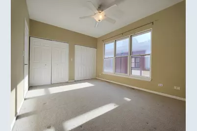 819 W Village Court, Chicago, IL 60608 - Photo 10