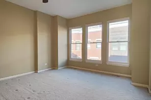 819 W Village Ct, Chicago, IL 60608 - Photo 12