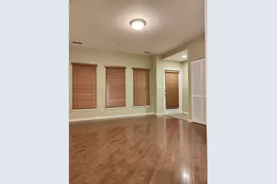 819 W Village Court, Chicago, IL 60608 - Photo 20