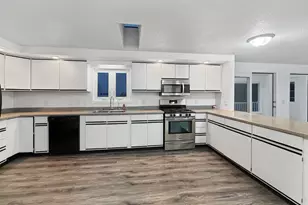 7980 E Ridott Rd, Ridott, IL 61067 - Photo 10