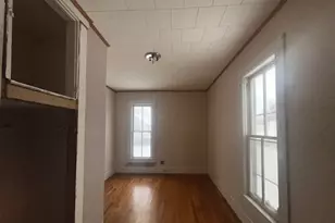 305 W Main St, Oakland, IL 61943 - Photo 16