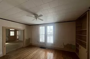 305 W Main St, Oakland, IL 61943 - Photo 4