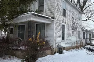 422 E Ash St, Watseka, IL 60970 - Photo 1