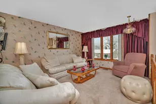 334 Hemlock Ave, Romeoville, IL 60446 - Photo 4