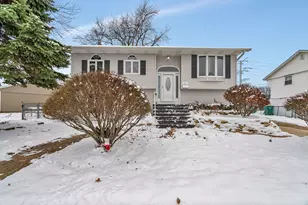 334 Hemlock Ave, Romeoville, IL 60446 - Photo 2