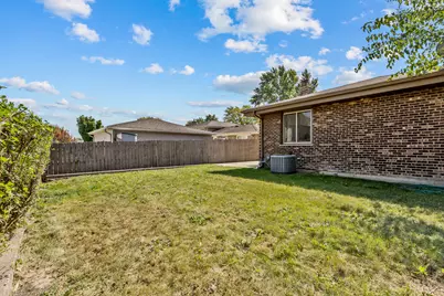 1750 W Woodland Avenue, Addison, IL 60101 - Photo 24