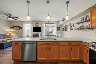 16418 Willow Walk Dr, Lockport, IL 60441 - Photo 2