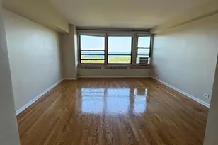 4180 N Marine Dr, Chicago, IL 60613 - Photo 2