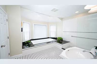 323 W Washington Street, West Chicago, IL 60185 - Photo 20