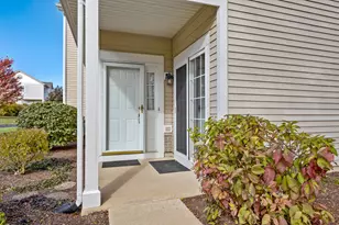 169 Braxton Ln, Aurora, IL 60504 - Photo 4