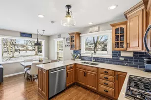 250 Country Club Dr, Prospect Heights, IL 60070 - Photo 4