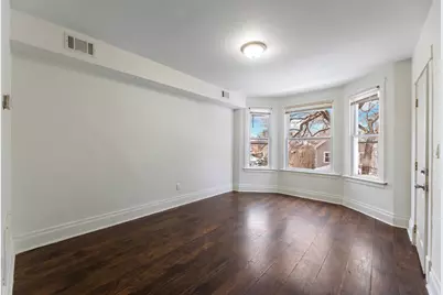 8632 S Escanaba Avenue, Chicago, IL 60617 - Photo 2