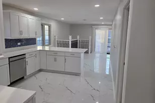 5658 S Austin Ave, Chicago, IL 60638 - Photo 4