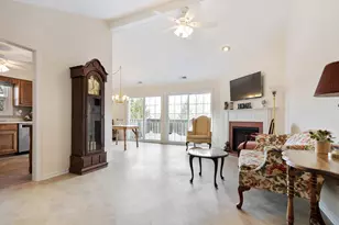 1907 Gresham Cir, Wheaton, IL 60189 - Photo 4