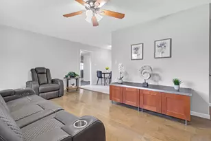 403 Arrowhead Trail, Carol Stream, IL 60188 - Photo 2