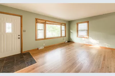 1206 University Drive, Dekalb, IL 60115 - Photo 6
