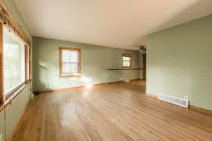 1206 University Dr, Dekalb, IL 60115 - Photo 4