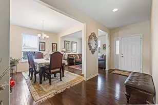 731 Slate Run, Elgin, IL 60124 - Photo 8