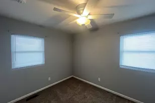 229 S Dearborn Ave, Bradley, IL 60915 - Photo 4