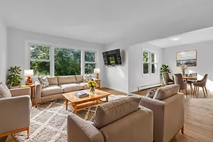 512 W Ida Ct, Mount Prospect, IL 60056 - Photo 2