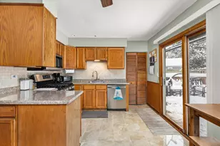 177 Shady Ln, Bolingbrook, IL 60440 - Photo 6