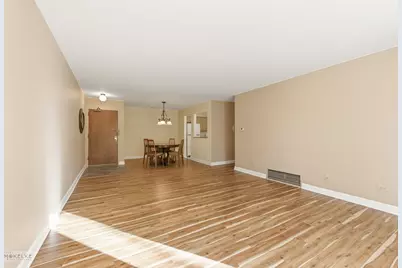 7502 Farmingdale Drive #206, Darien, IL 60561 - Photo 4