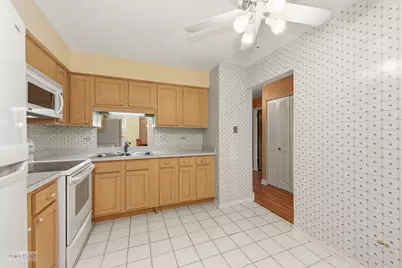 7502 Farmingdale Drive #206, Darien, IL 60561 - Photo 8