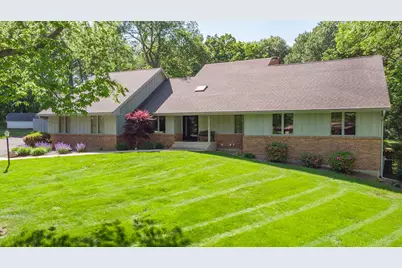 684 Sioux Drive, Freeport, IL 61032 - Photo 1
