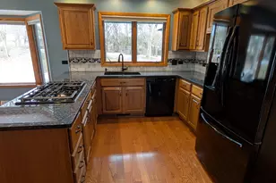 684 Sioux Dr, Freeport, IL 61032 - Photo 6