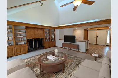 684 Sioux Drive, Freeport, IL 61032 - Photo 4