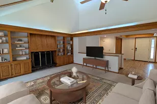 684 Sioux Dr, Freeport, IL 61032 - Photo 4