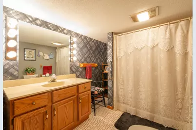 684 Sioux Drive, Freeport, IL 61032 - Photo 28