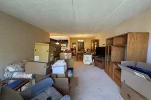 6433 W Belle Plaine Ave, Chicago, IL 60634 - Photo 2