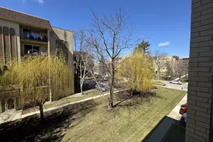 6433 W Belle Plaine Ave, Chicago, IL 60634 - Photo 4