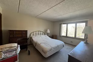 6433 W Belle Plaine Ave, Chicago, IL 60634 - Photo 12