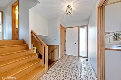 493 Amherst Avenue, Des Plaines, IL 60016 - Photo 2