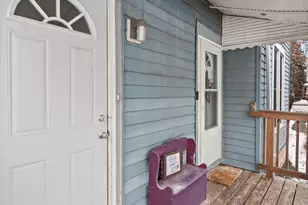 810 W Galena Blvd, Aurora, IL 60506 - Photo 2